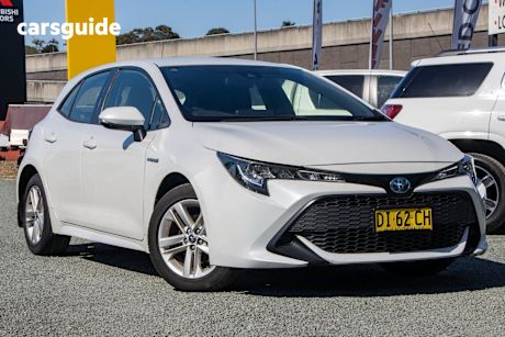 White 2020 Toyota Corolla Hatch ASCENT SPORT HYBRID F