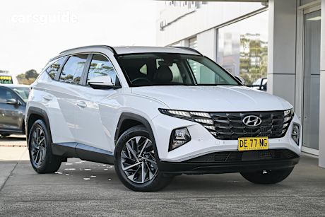 White 2022 Hyundai Tucson SUV ELITE 4X4