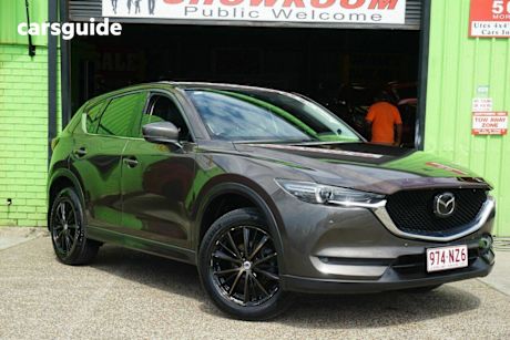 Grey 2017 Mazda CX-5 SUV AKERA 4X4