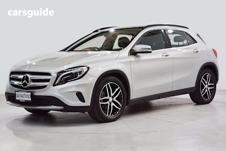 Silver 2016 Mercedes-Benz GLA180 Wagon