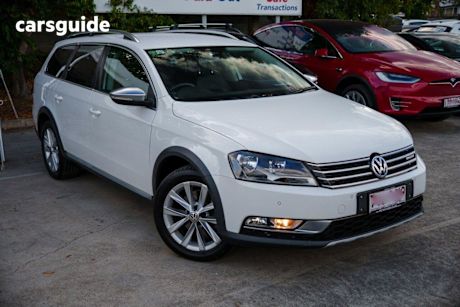 White 2013 Volkswagen Passat Wagon Alltrack