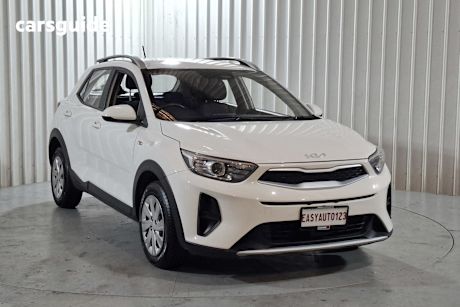 White 2022 Kia Stonic Wagon S