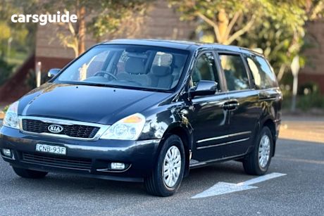 Grey 2013 Kia Grand Carnival Wagon S