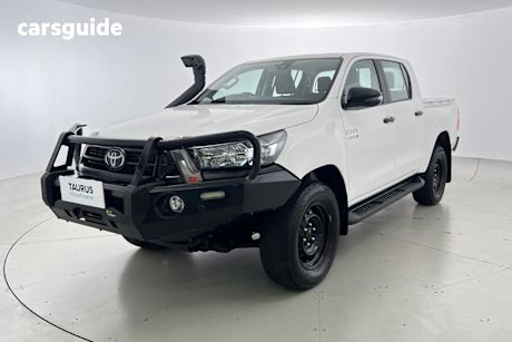 White 2022 Toyota Hilux Ute Tray SR 4X4