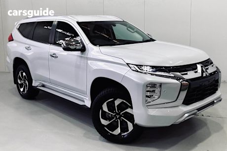 White 2024 Mitsubishi Pajero Sport SUV EXCEED 4X4