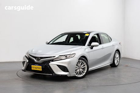 Silver 2018 Toyota Camry Sedan Sl