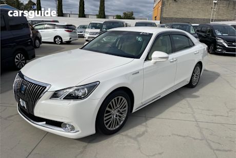 White 2014 Toyota Crown Sedan HYBRID