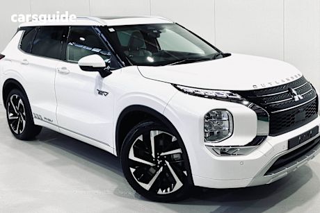 White 2022 Mitsubishi Outlander SUV PHEV EXCEED 4X4