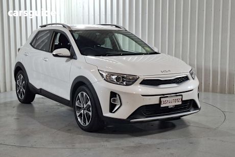 White 2024 Kia Stonic Wagon Sport