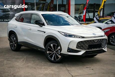 White 2025 MG HS SUV ESSENCE F