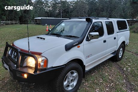 White 2014 Nissan Navara Dual Cab Pick-up St-R (4X4)