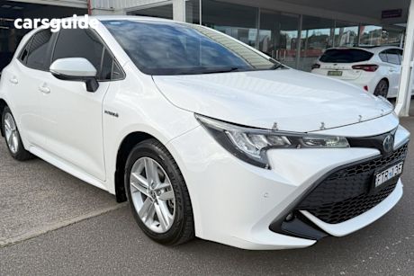 White 2020 Toyota Corolla Hatchback Sx (Hybrid)