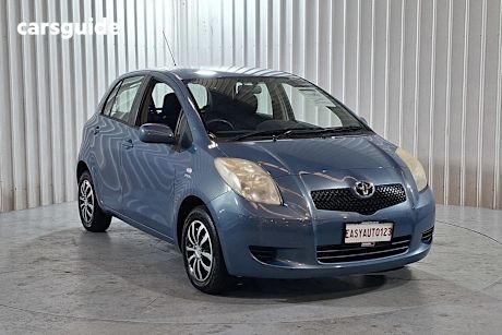 Grey 2005 Toyota Yaris Hatchback Yr