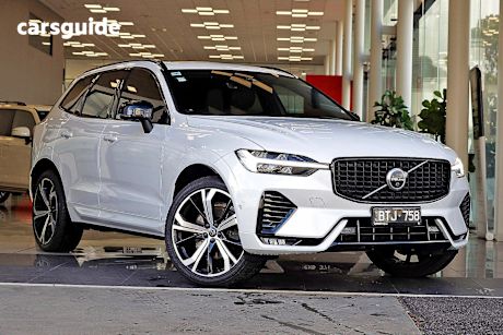 White 2021 Volvo XC60 Wagon T6 R-Design (Awd)
