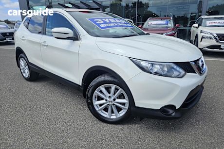 White 2016 Nissan Qashqai SUV TS F