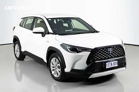 White 2024 Toyota Corolla Cross Wagon Gx 2Wd Hybrid