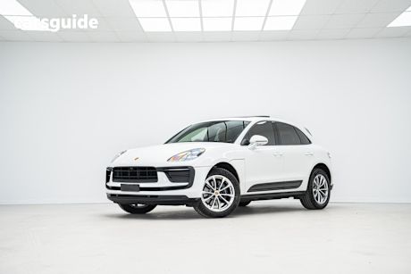 White 2022 Porsche Macan SUV 4WD
