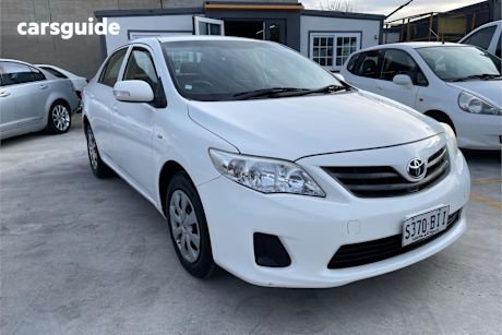 White 2013 Toyota Corolla Sedan Ascent