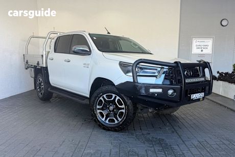 White 2020 Toyota Hilux Ute Tray SR5 4X4