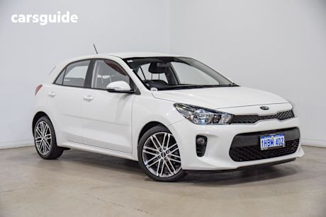 White 2020 Kia RIO Hatchback Sport