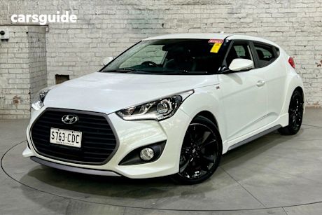 White 2015 Hyundai Veloster Coupe Sr Turbo