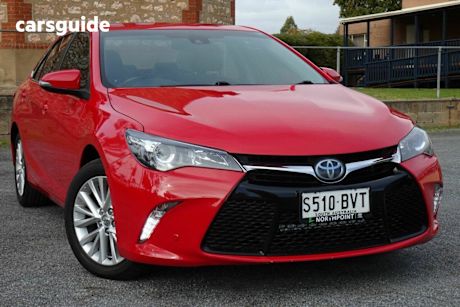 Red 2016 Toyota Camry Sedan Atara Sl