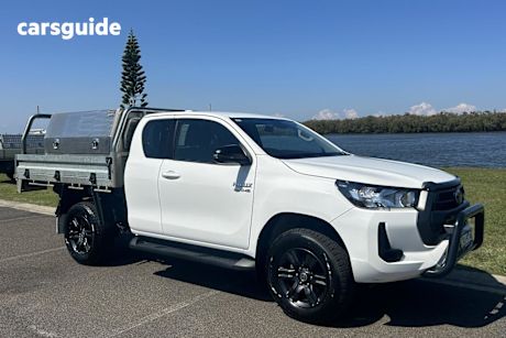 White 2022 Toyota Hilux X Cab Cab Chassis Sr (4X4)
