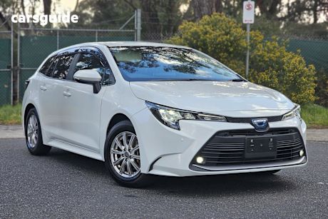 White 2022 Toyota Corolla SUV ZWE219