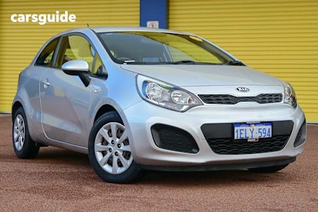 Silver 2014 Kia RIO Hatchback S
