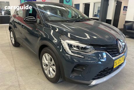 Blue 2023 Renault Captur Hatch LIFE F