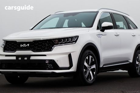 White 2023 Kia Sorento SUV SPORT 4X4