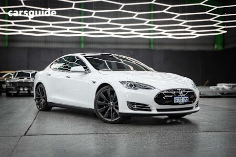 White 2015 Tesla Model S Hatch 85D 4WD