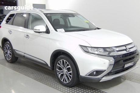White 2018 Mitsubishi Outlander Wagon Exceed 7 Seat (Awd)