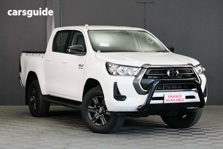 White 2023 Toyota Hilux Double Cab Pick Up Sr (4X4)