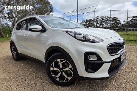 White 2021 Kia Sportage SUV S F