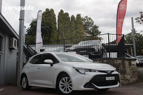 White 2025 Toyota Corolla Hatch ASCENT SPORT HYBRID F