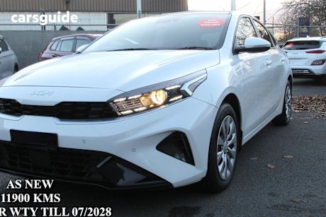White 2021 Kia Cerato Hatchback S