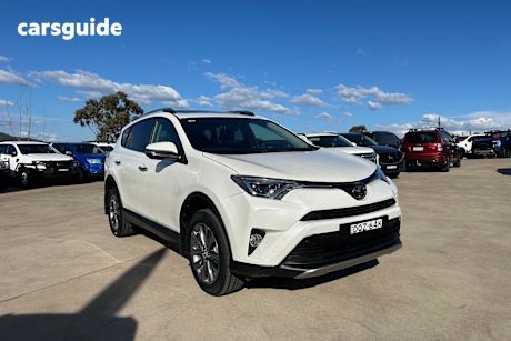 White 2017 Toyota RAV4 SUV CRUISER 4X4