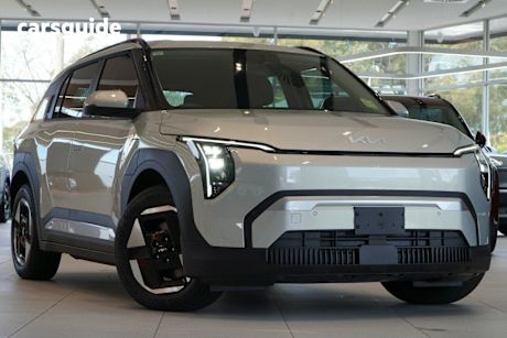 Silver 2025 Kia Ev3 SUV AIR LONG RANGE F