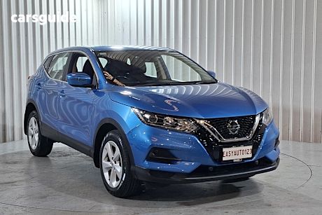 Blue 2018 Nissan Qashqai Wagon St