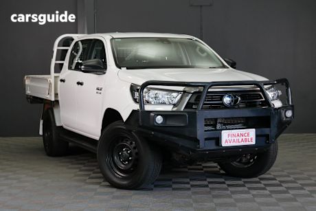 White 2022 Toyota Hilux Double Cab Chassis Sr (4X4)