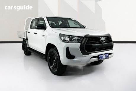 White 2022 Toyota Hilux Double Cab Chassis Sr (4X4)