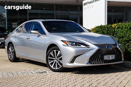 Silver 2020 Lexus ES300H Sedan Luxury + Ep (Hybrid)