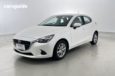 White 2017 Mazda Mazda2 Hatch MAXX F
