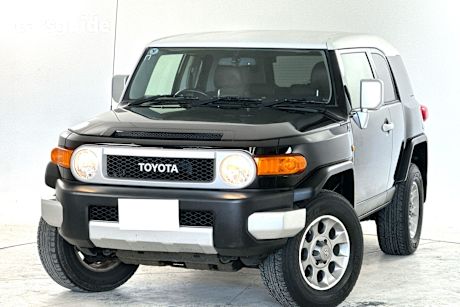 White 2012 Toyota FJ Cruiser Wagon