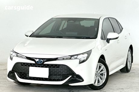 White 2025 Toyota Corolla Hatch ASCENT SPORT HYBRID F