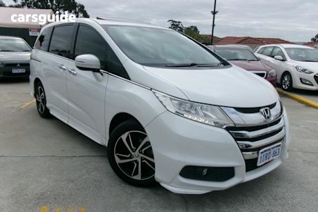 White 2015 Honda Odyssey Wagon Vti-L
