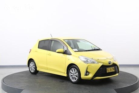 Yellow 2018 Toyota Yaris Hatchback Zr