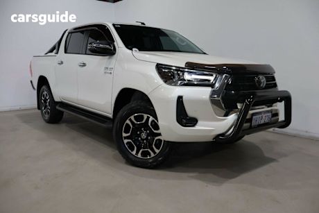 White 2021 Toyota Hilux Double Cab Pick Up Sr5 (4X4)