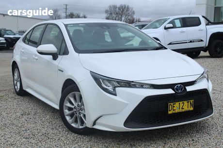 White 2022 Toyota Corolla Sedan ASCENT SPORT HYBRID F